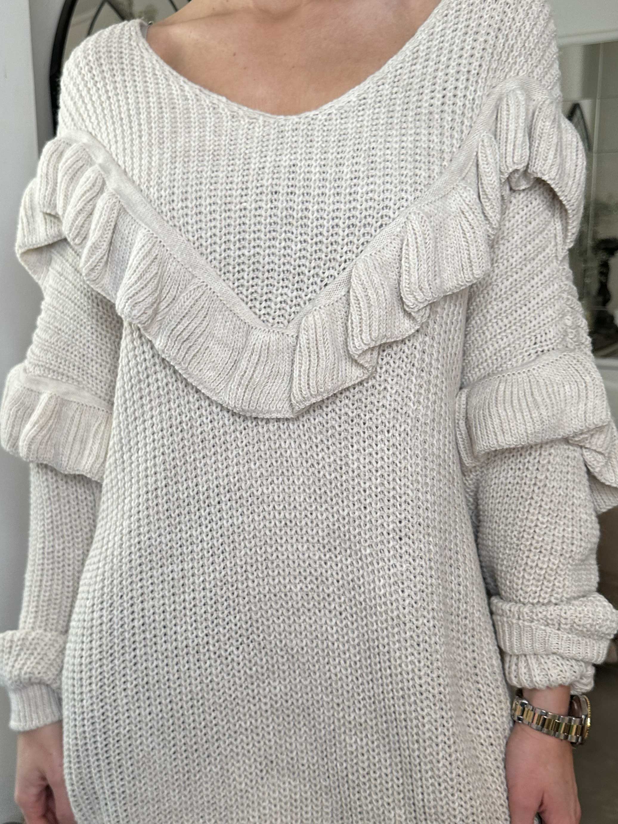 Ellis - Snygg stickad tröja med fina volangdetaljer